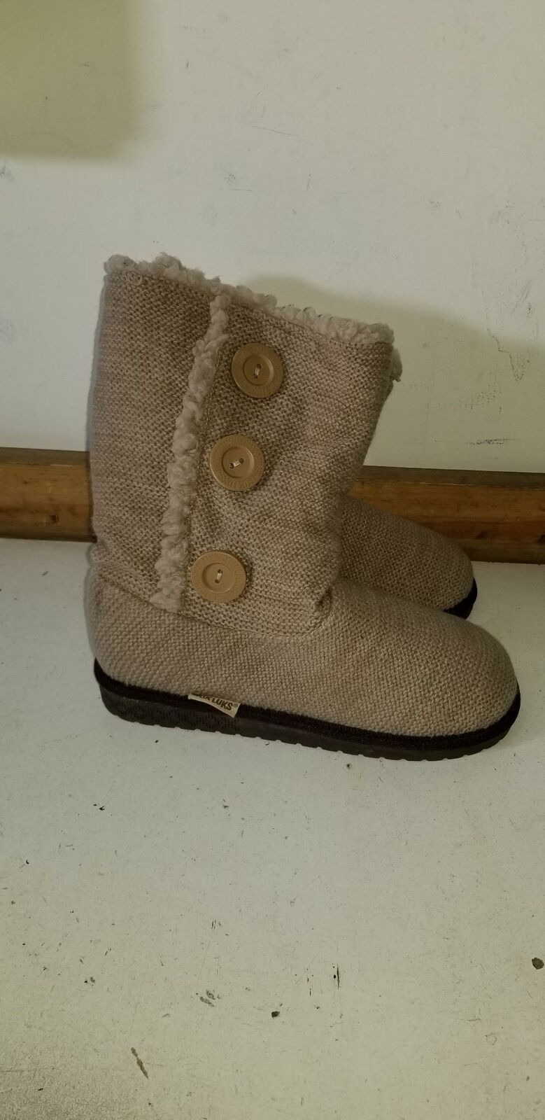 MUK LUKS WOMEN'S ANGEL FLAT SIDE BUTTON KNIT PULL ON FASHION BOOT sz 8 BEIGE